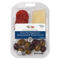 Park Street Deli Uncured Pepperoni, Mozzarella & Mixed Olives Snack Tray 3 oz